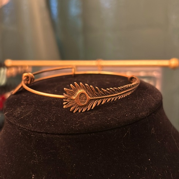 Alex and Ani Peacock Feather Adjustable Bracelet made of Rafaelian Gold - Picture 1 of 3